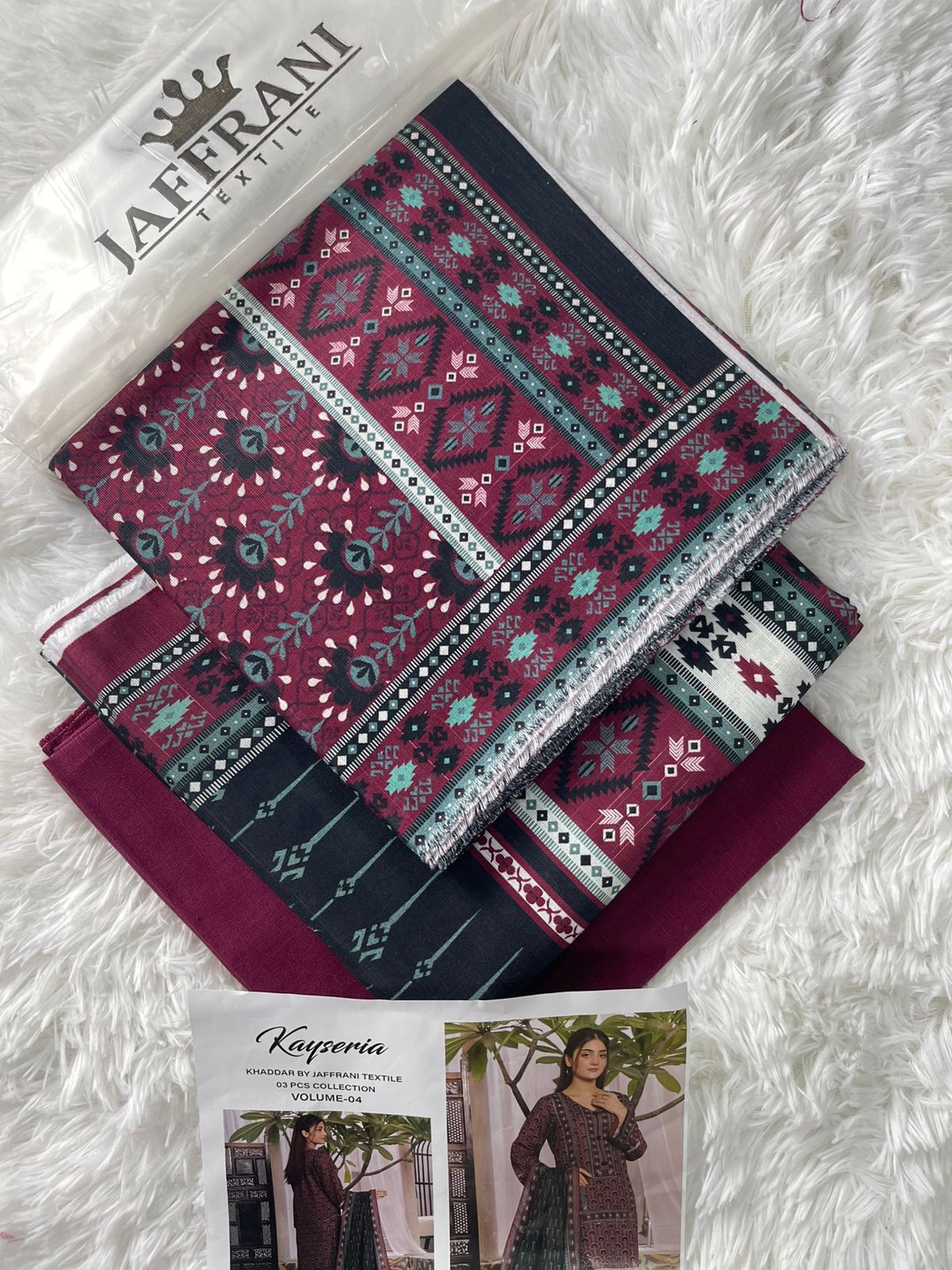 Kayseria Khaddar Unstitched 3 Piece Printed KHD06