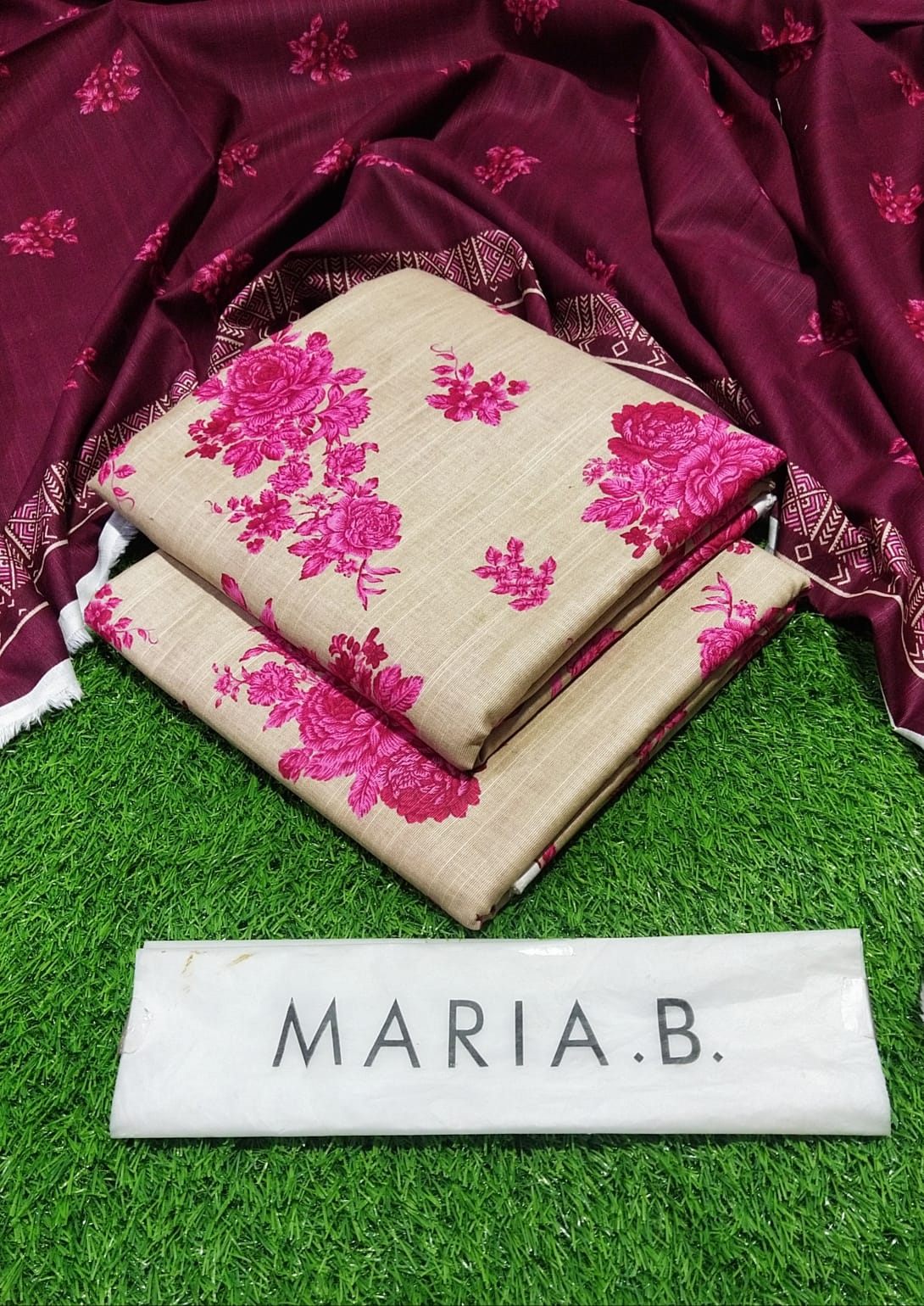 Maria B M Print Khaddar کھ ر Printed 3Pcs  MiZNIKpink