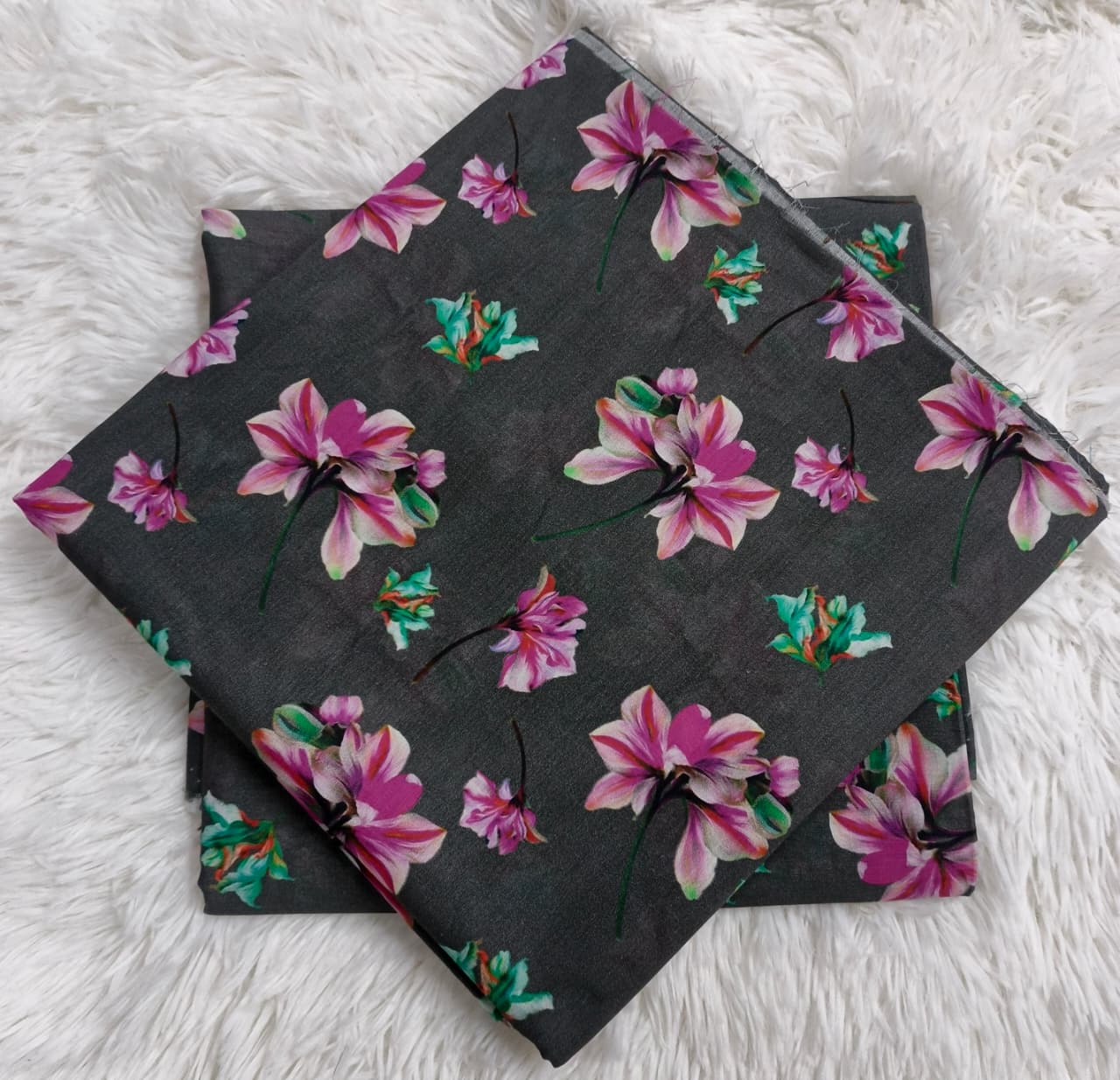 Kayseria Printed Allover Lawn 2 Piece 001310