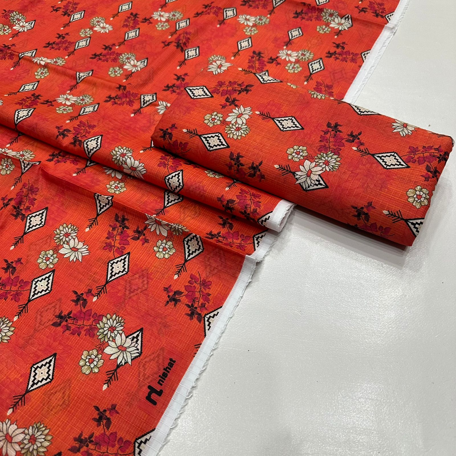 English BanadoRiya Allover Superior Lawn 2Pcs 001371