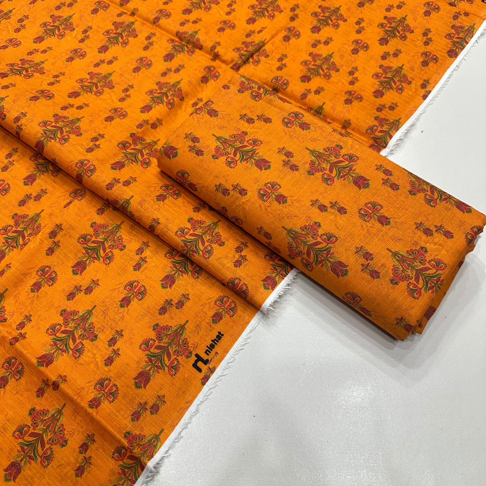 English BanadoRiya Allover Superior Lawn 2Pcs 001374