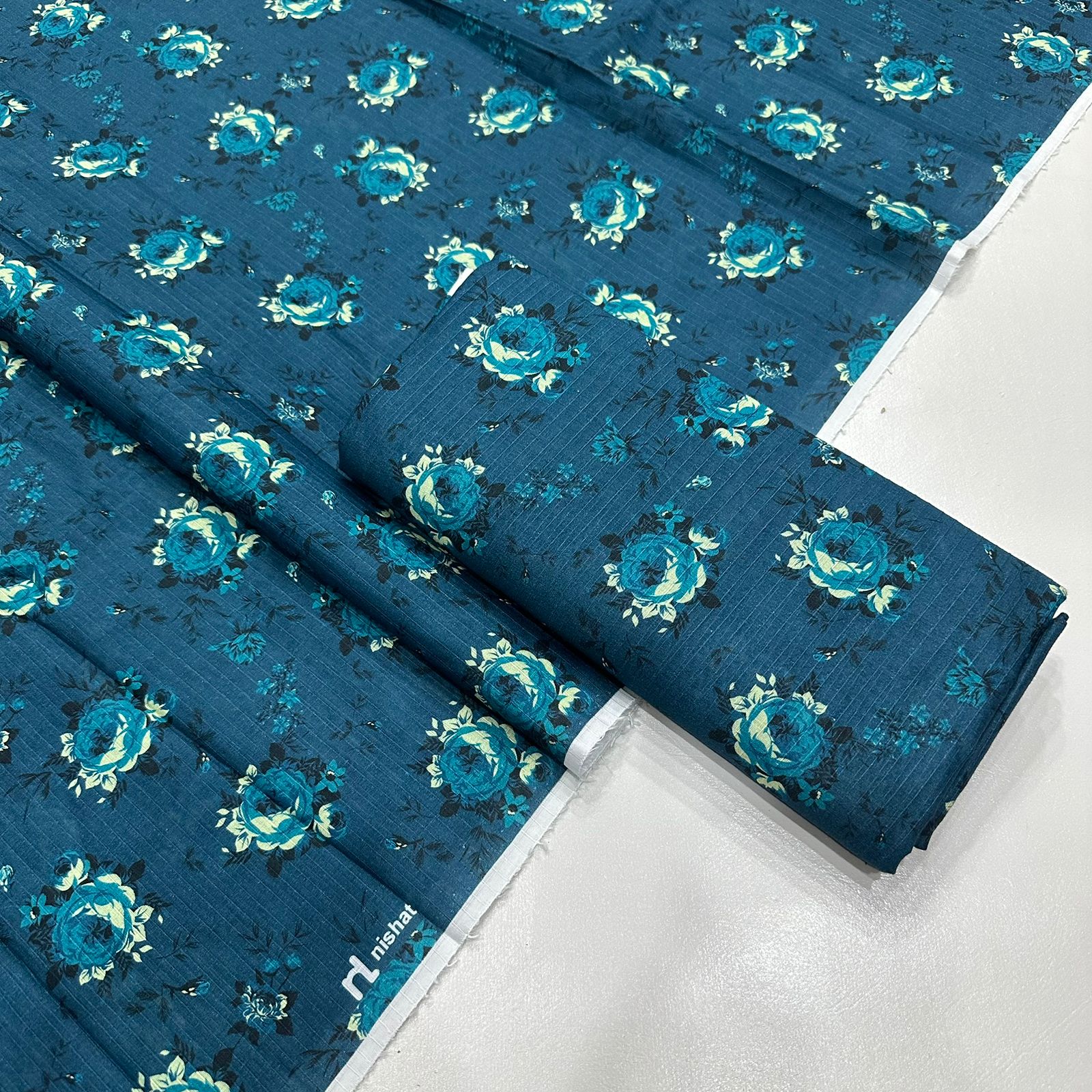 English BanadoRiya Allover Superior Lawn 2Pcs 001376