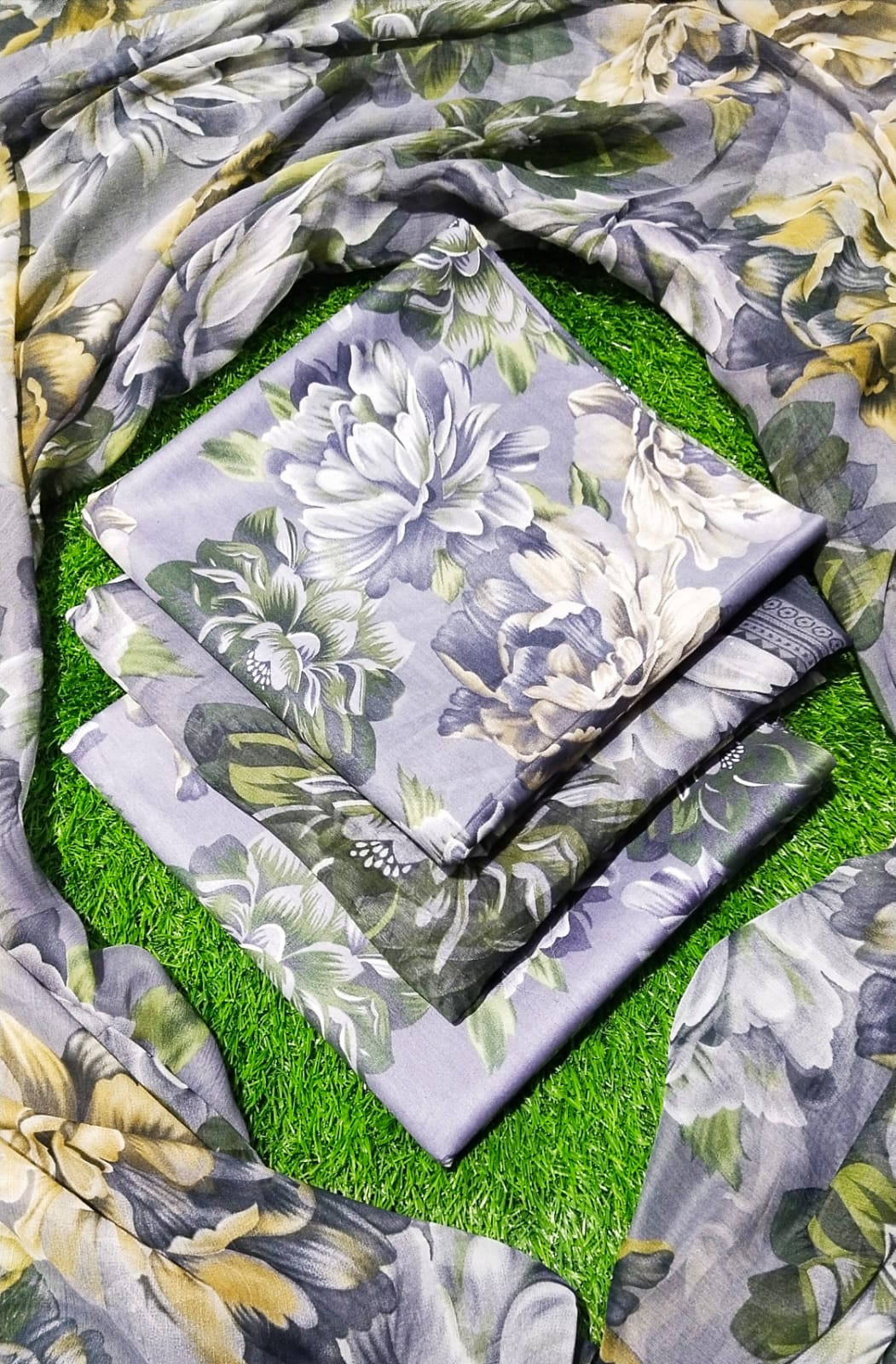 Baroque Printed Lawn 3-Piece Suit With Chiffon Dupatta 001394