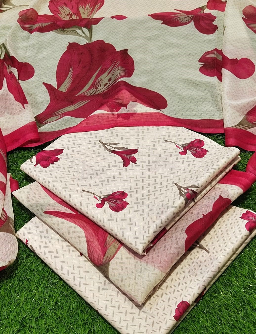 Baroque Printed Lawn 3-Piece Suit With Chiffon Dupatta 001393