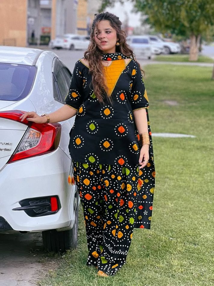 Uswa Zia Outfits Hit 3Pcs Printed Shirt Trouser Dupatta 001398
