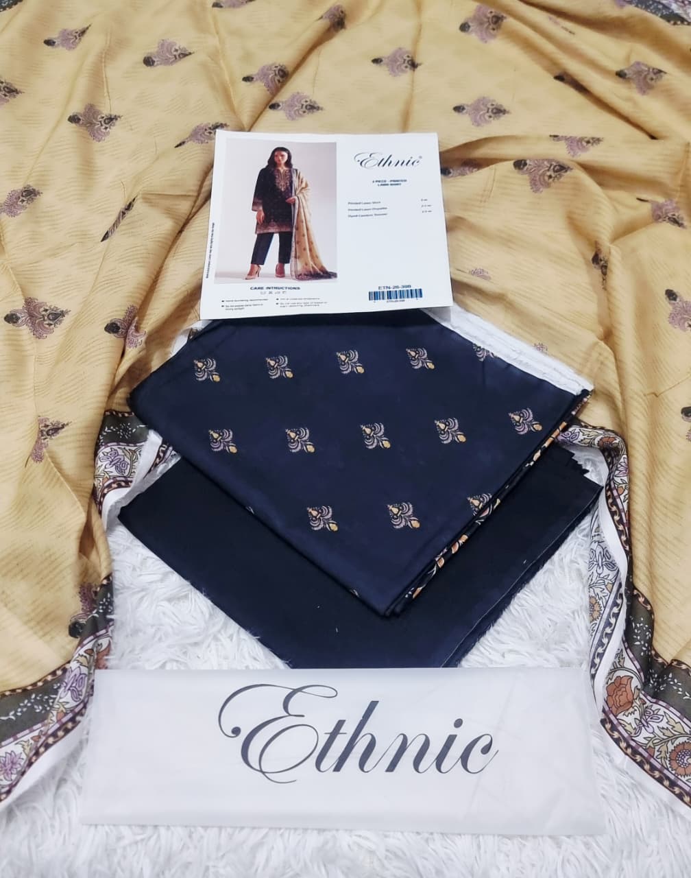 Ethnic Digital Printed Lawn 3PC Unstitched Suit 001792