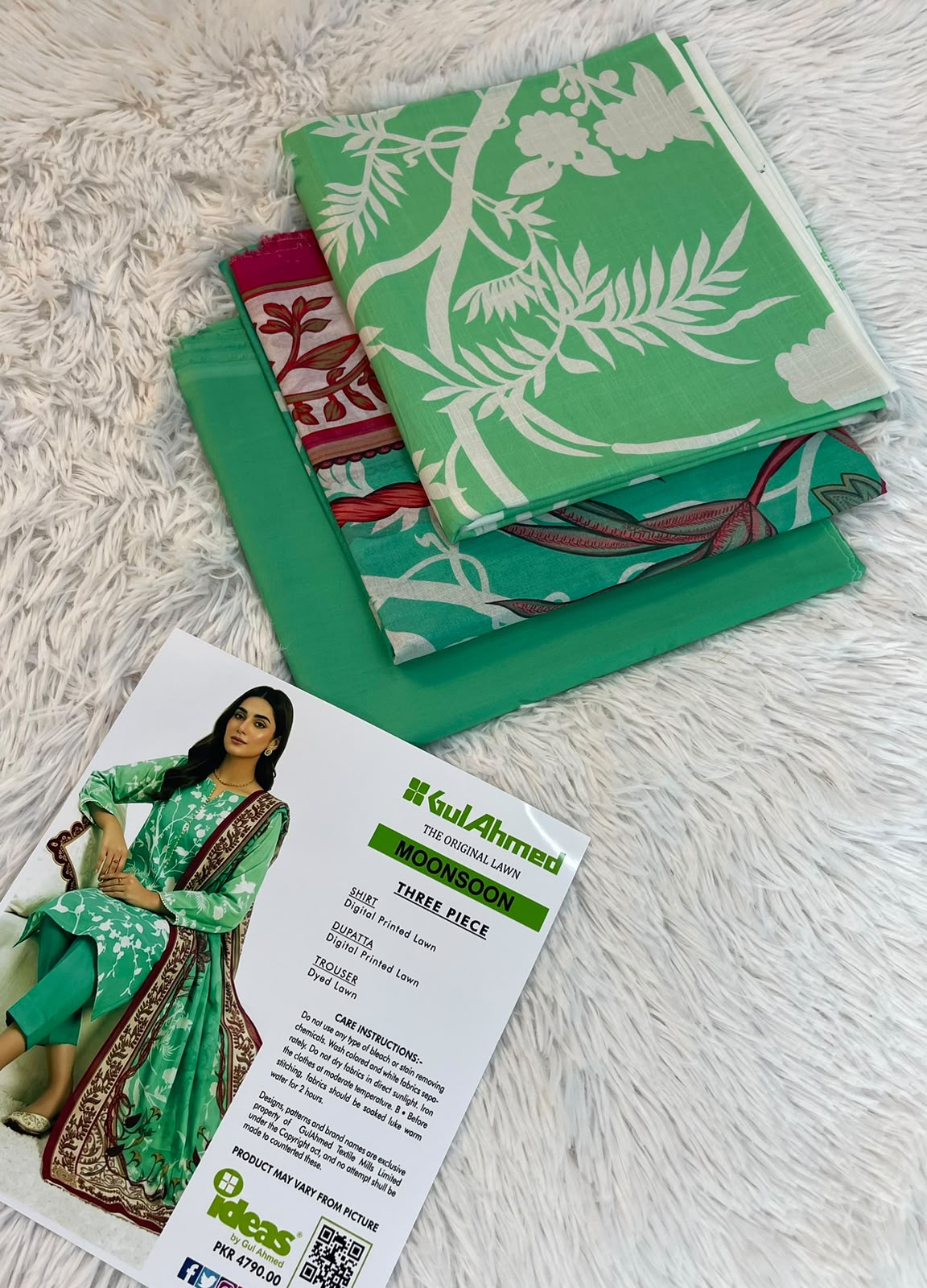 Nishat Digital Printed Lawn 3PC Unstitched Suit 001810