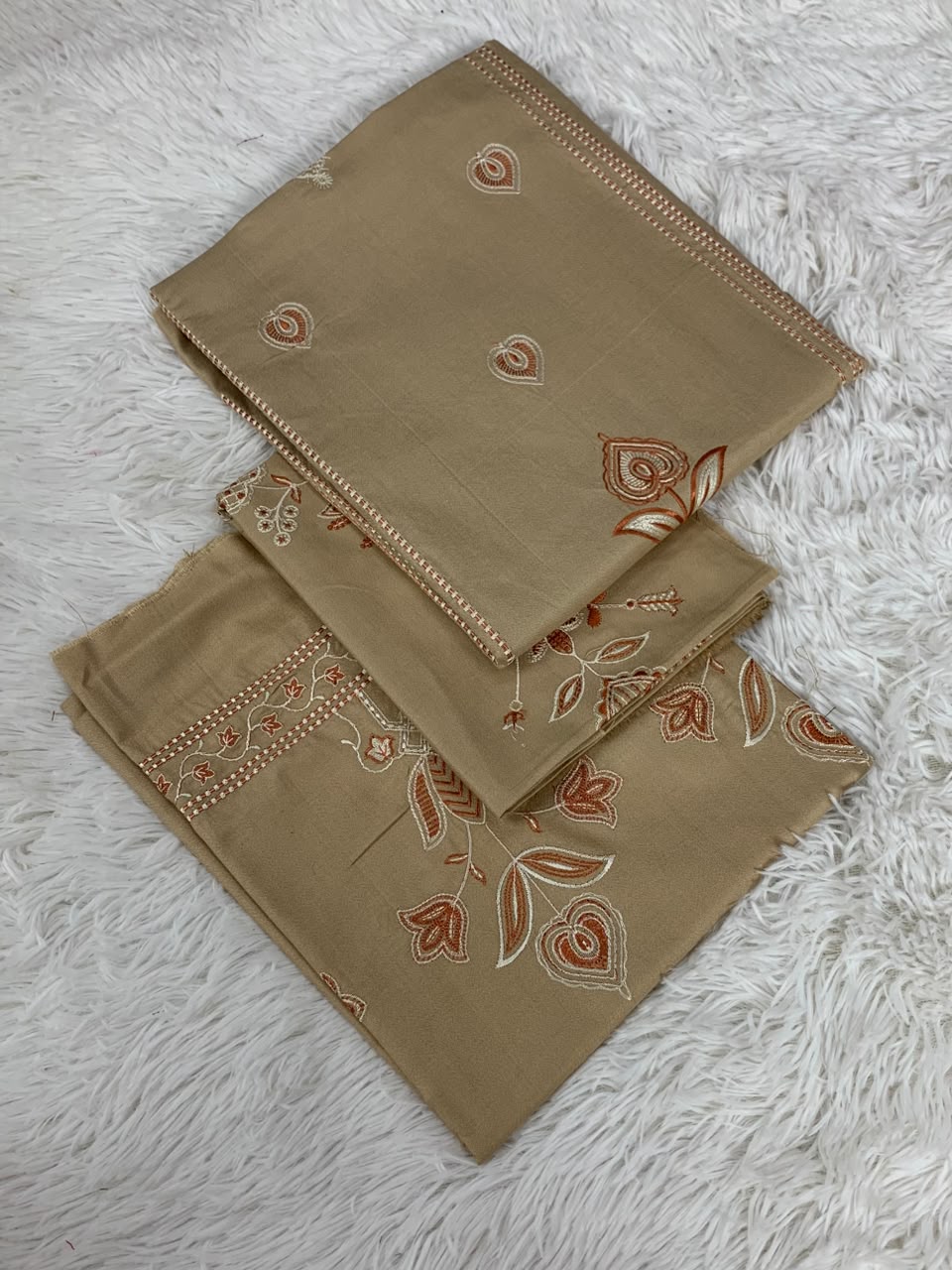 Orient Dhanak 2pcs Embroidered Shirt And Trouser 001989