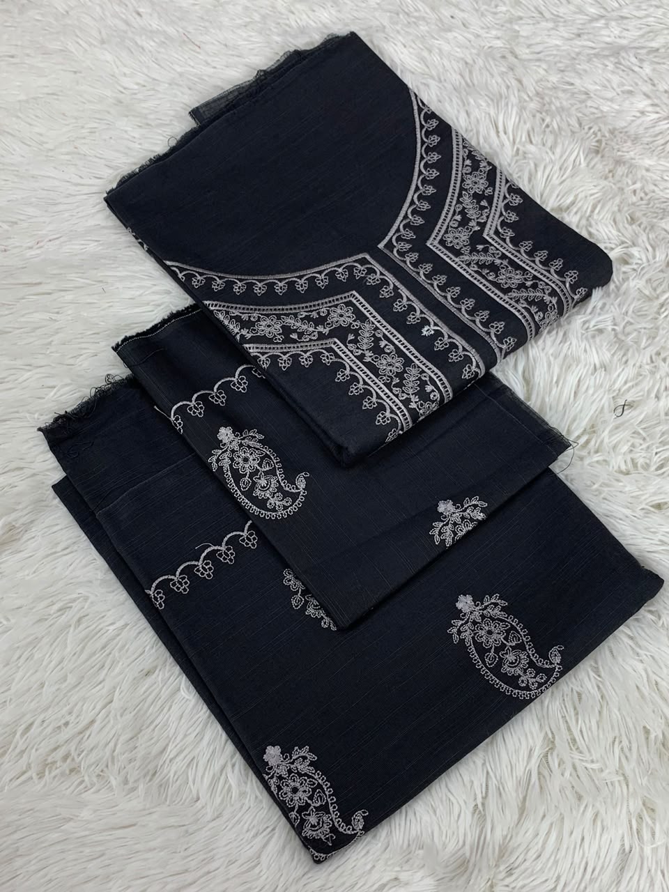 Orient Khaddar 2pcs Embroidered Shirt And Trouser 001988