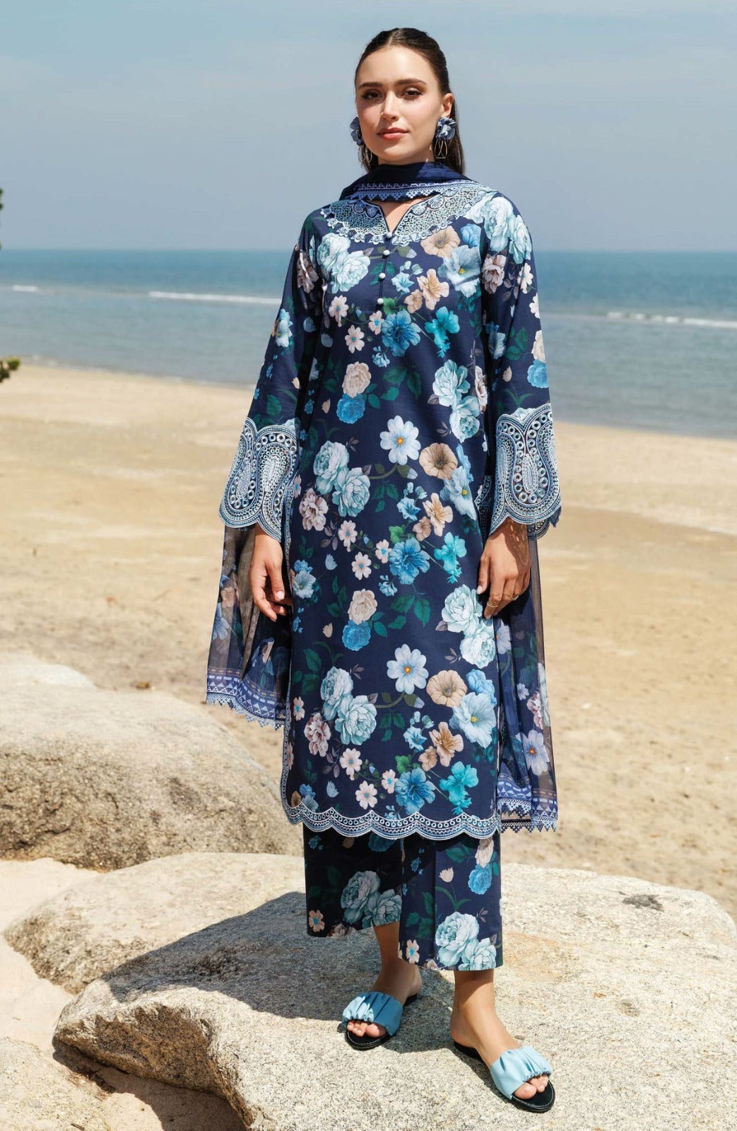 Baroque Farasha  Heavy EMBROIDERED Unstitched Lawn 3 Pcs D-13