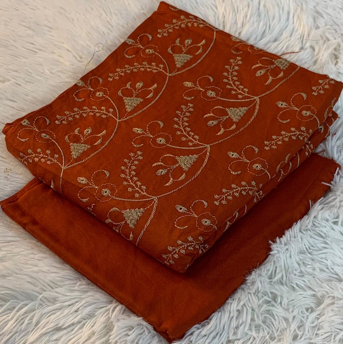 Bareeze Dhanak 2 Pcs With Fully Embroidered Shirt & Dyed Trouser 002114