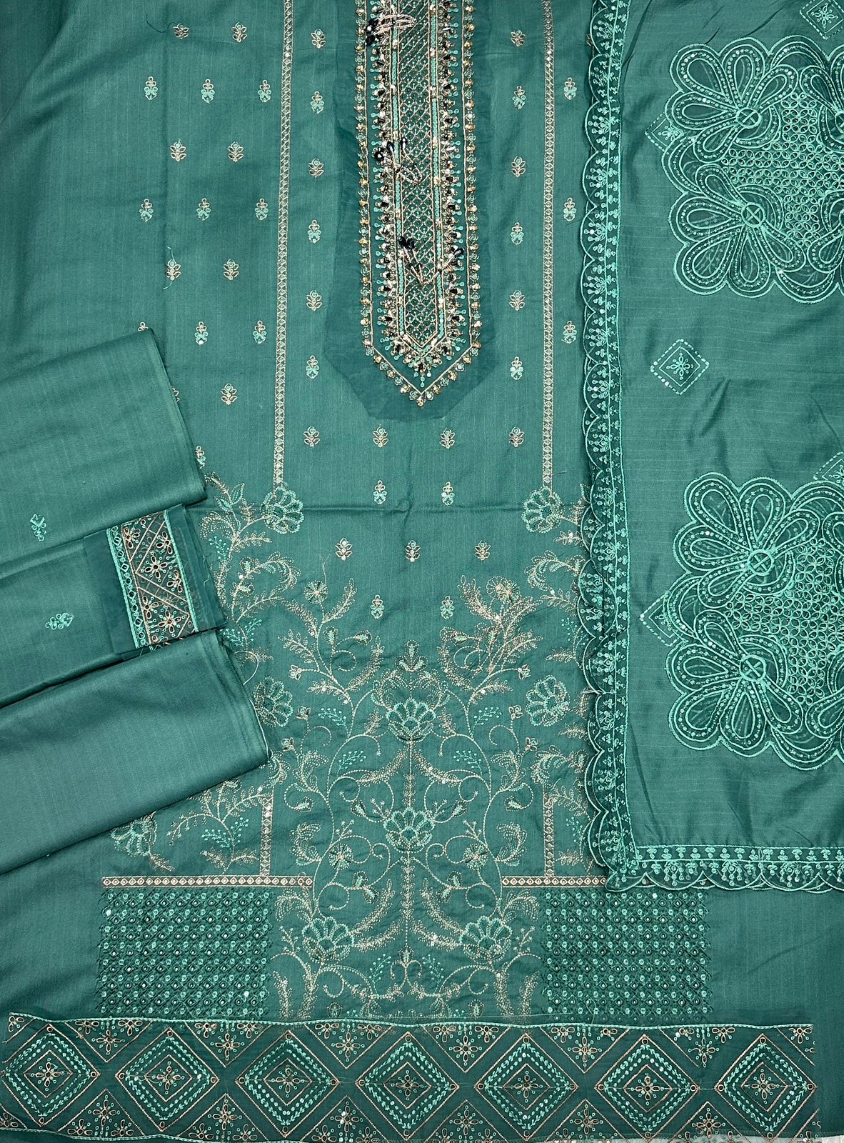 Isbah Noor Dhanak Shawl luxury Unstitched 3 Piece suit D914