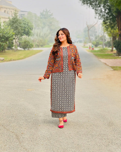 Uswa Zia Lawn Orient 3 Pcs printed Shirt Trouser Dupatta UZ-01