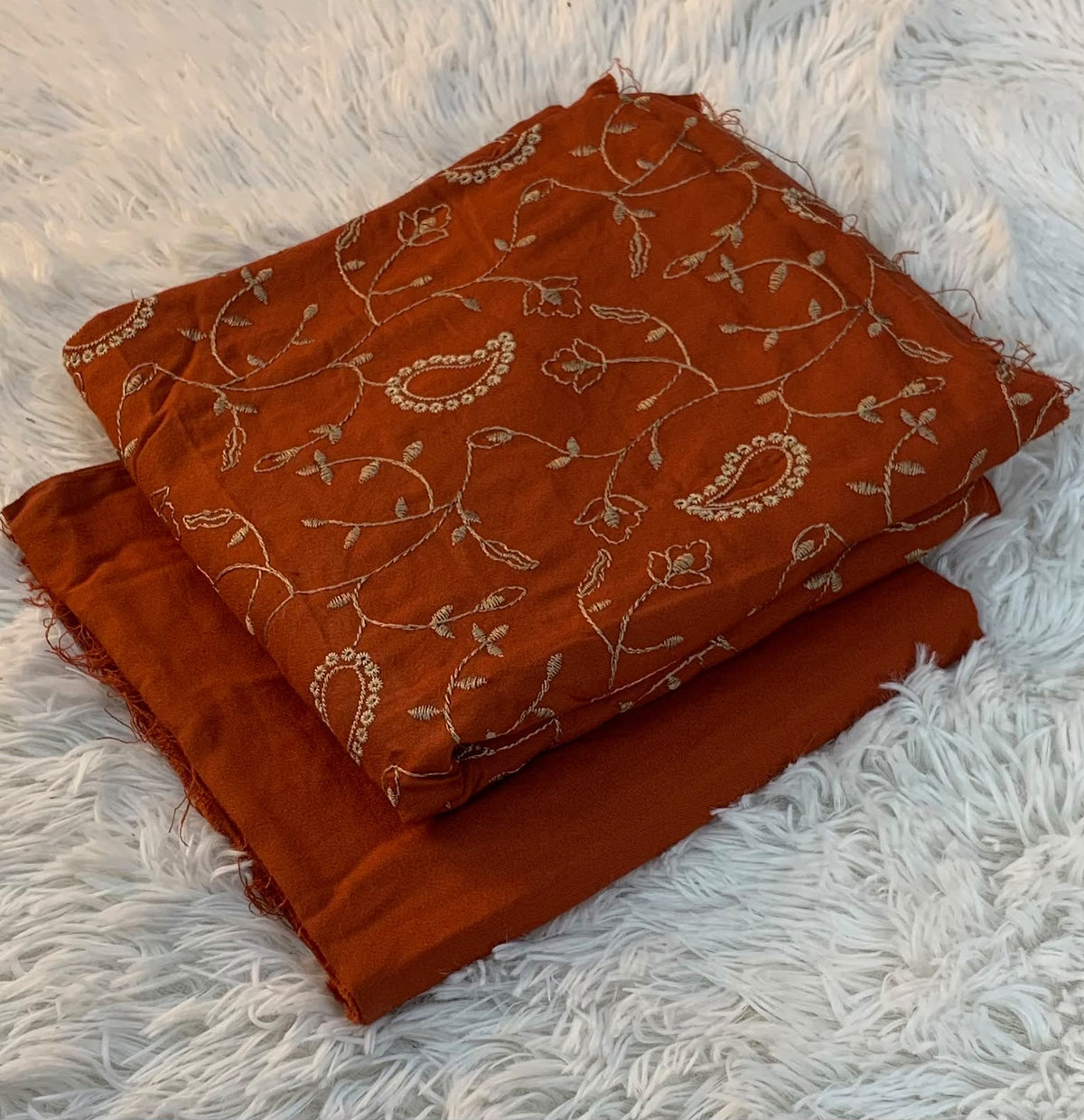 Bareeze Dhanak 2 Pcs With Fully Embroidered Shirt & Dyed Trouser 002106